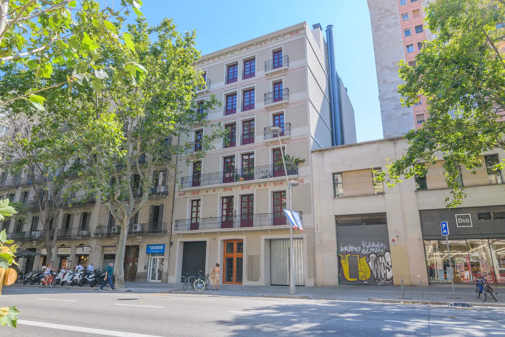 en venta promocion obra nueva comte urgell barcelona, vista de la terraza de uno de los pisos en venta